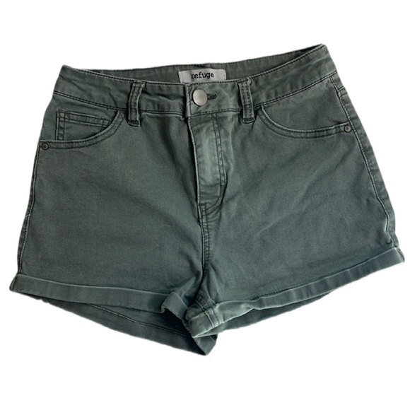 Refuge Size 0 Juniors Olive Green Color Zip-Up Short Shorts - Picture 1 of 8
